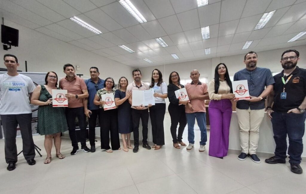 Codesaima entrega escrituras publicas em Caracaraí